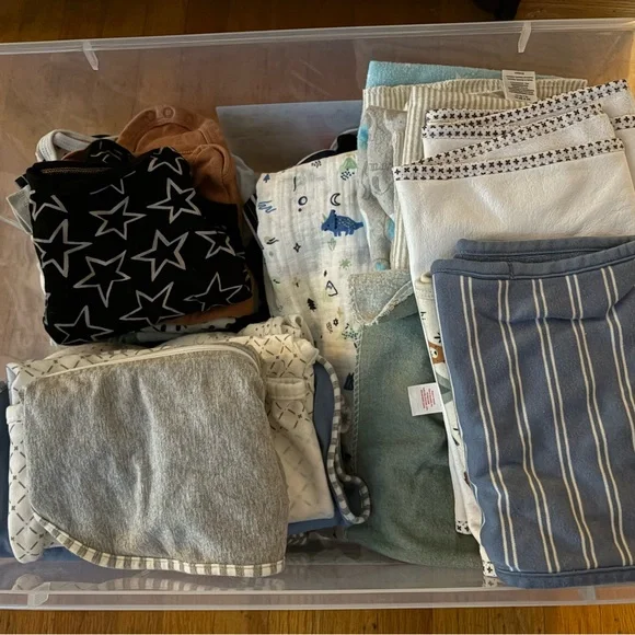 HUGE Baby Clothing & Essentials. NB-6 Months • 150+ Pieces • Excellent Condition - Picture 3 of 3